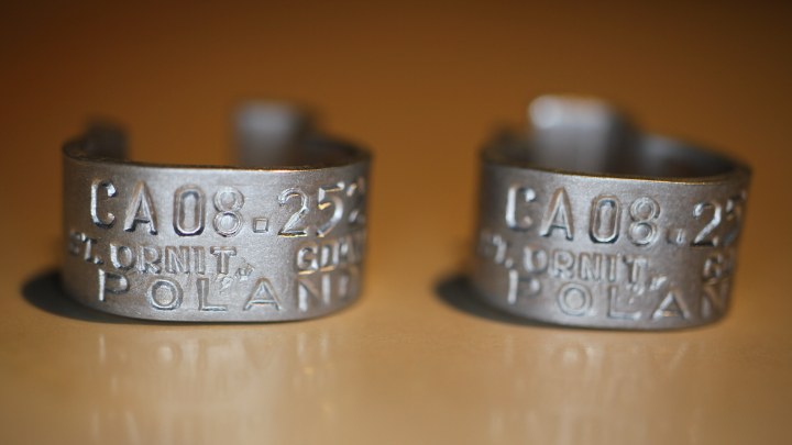 round rings with lock